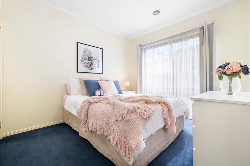 Photo - 3 Highgate Way, Rowville VIC 3178 - Image 16