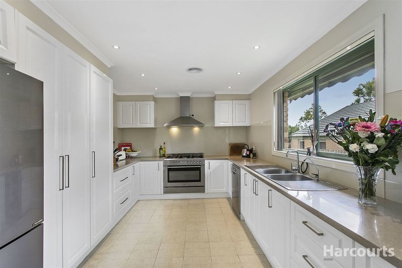 Photo - 3 Hilda Court, Berwick VIC 3806 - Image 2