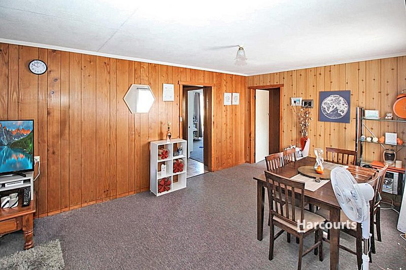 Photo - 3 Hillcrest Road, Devonport TAS 7310 - Image 4