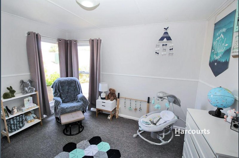 Photo - 3 Hillcrest Road, Devonport TAS 7310 - Image 6
