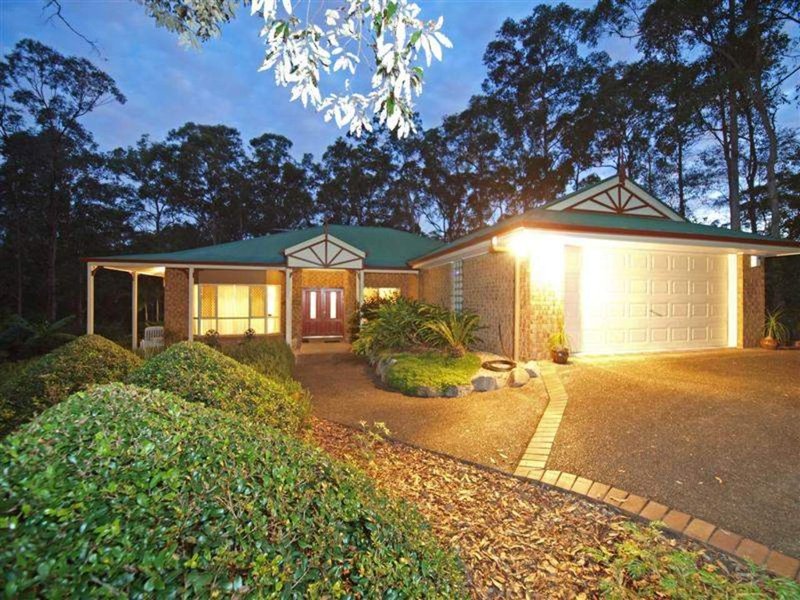 3 Hillgrove Close, Eatons Hill QLD 4037