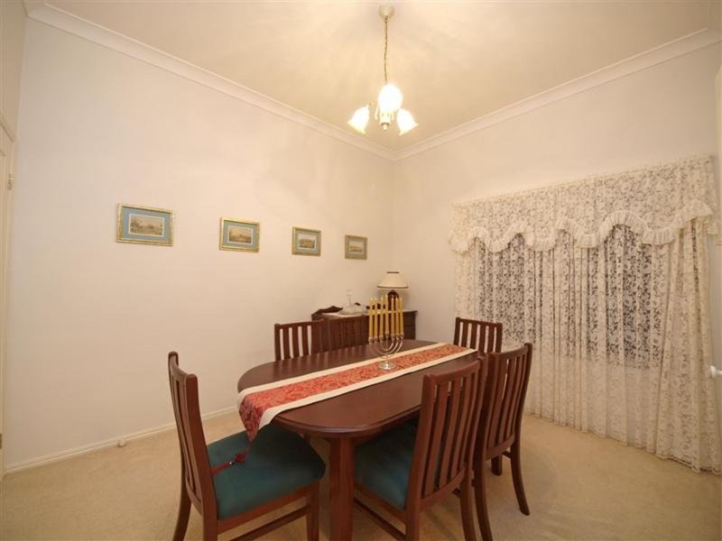 Photo - 3 Hillgrove Close, Eatons Hill QLD 4037 - Image 6