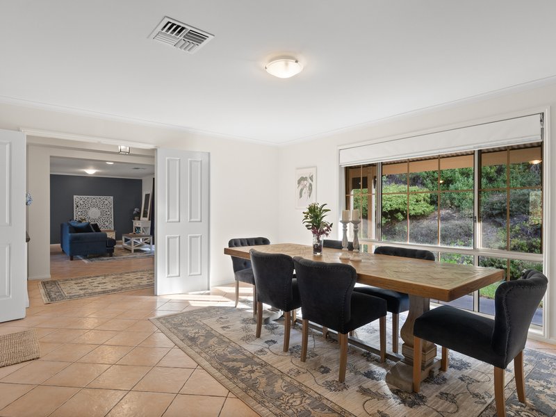 Photo - 3 Hillside Court, Aberfoyle Park SA 5159 - Image 11