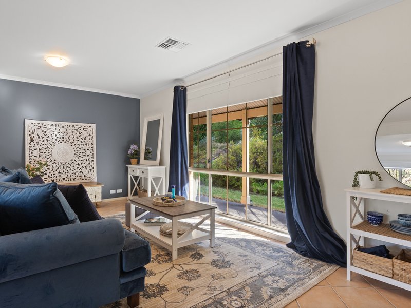 Photo - 3 Hillside Court, Aberfoyle Park SA 5159 - Image 13