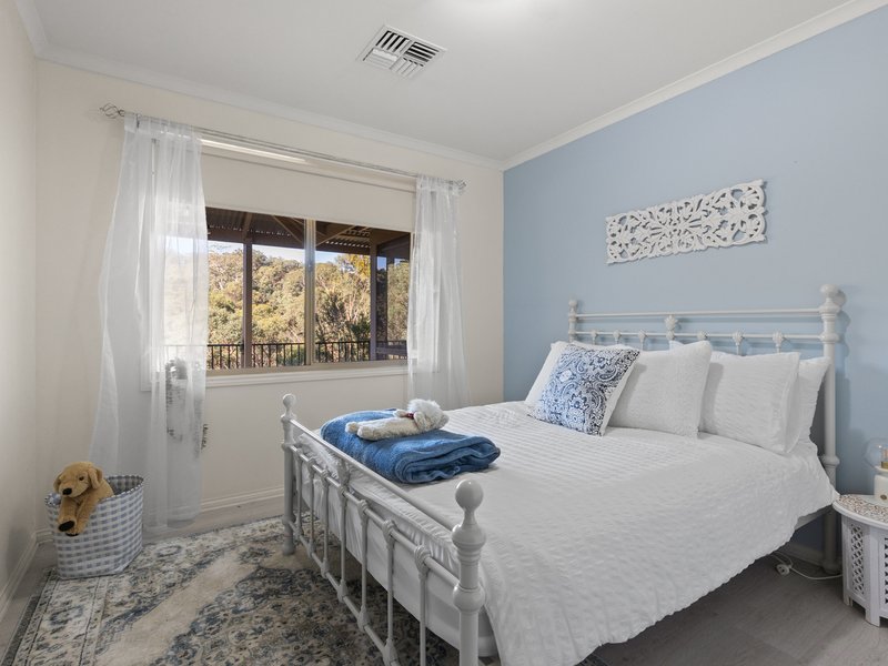 Photo - 3 Hillside Court, Aberfoyle Park SA 5159 - Image 17