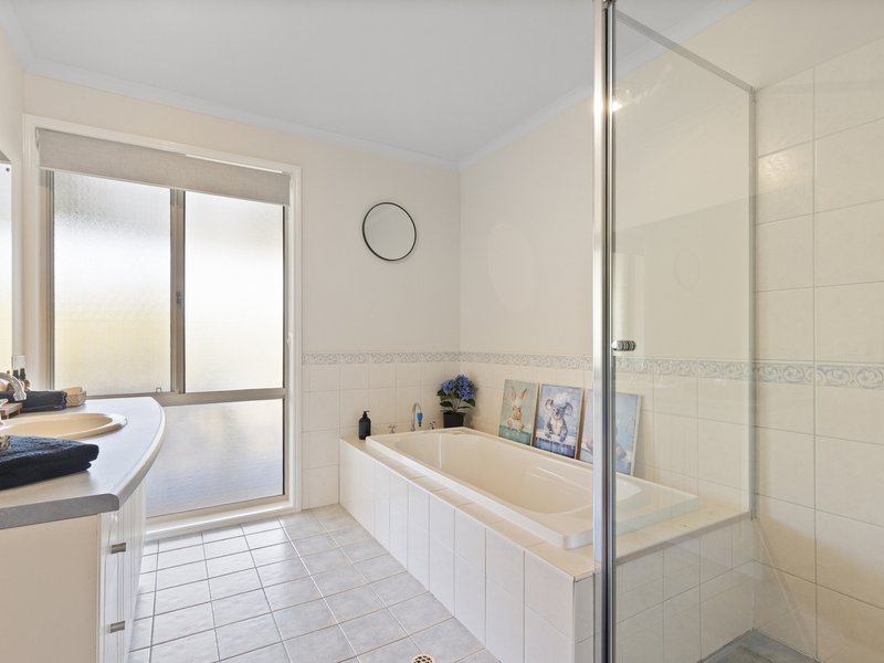 Photo - 3 Hillside Court, Aberfoyle Park SA 5159 - Image 20