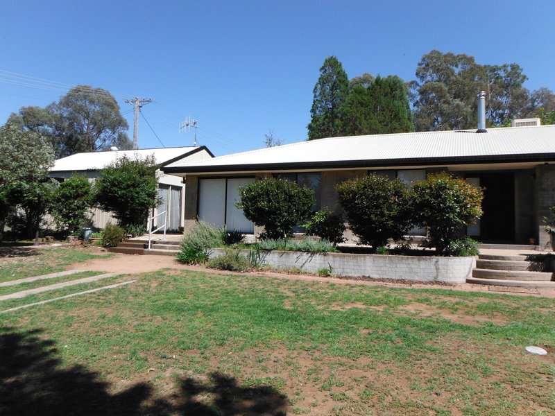 Photo - 3 Hilton Place, Coonabarabran NSW 2357 - Image 2