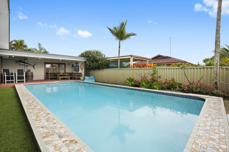 Photo - 3 Himalaya Street, Mermaid Waters QLD 4218 - Image 18