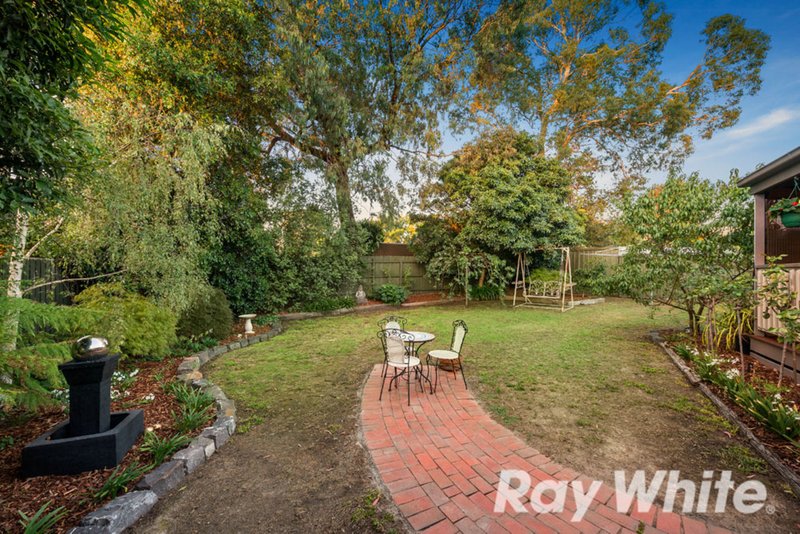 Photo - 3 Hindle Drive, Vermont VIC 3133 - Image 6