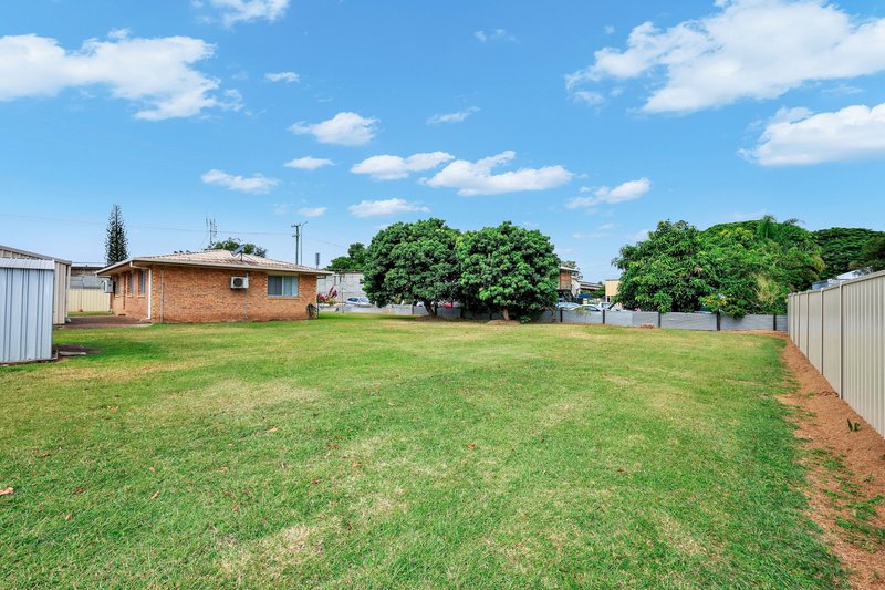 Photo - 3 Hinkler Avenue, Bundaberg North QLD 4670 - Image 18