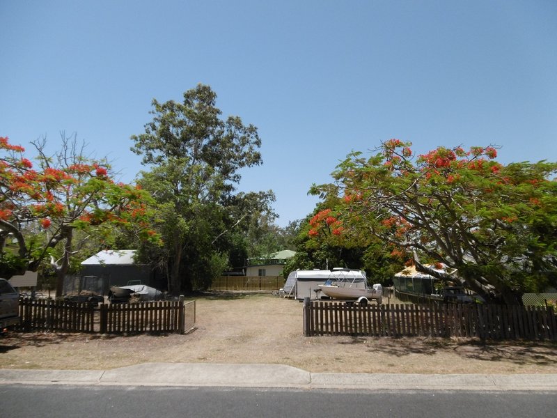 Photo - 3 Hoffman St , Burrum Heads QLD 4659 - Image 3