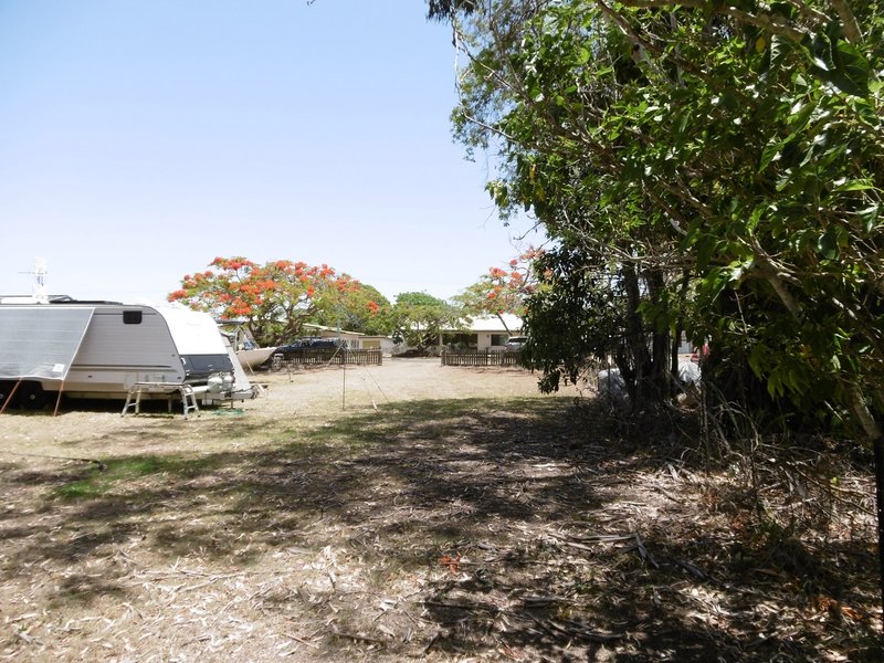 Photo - 3 Hoffman St , Burrum Heads QLD 4659 - Image 7