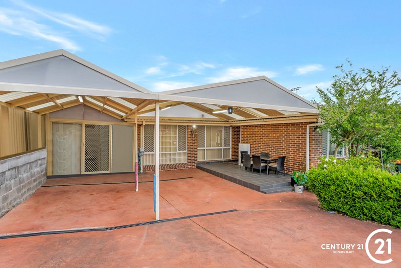 Photo - 3 Holbrook Street, Bossley Park NSW 2176 - Image 2