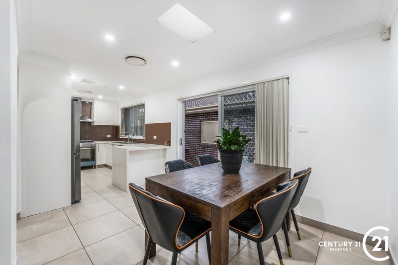 Photo - 3 Holbrook Street, Bossley Park NSW 2176 - Image 3