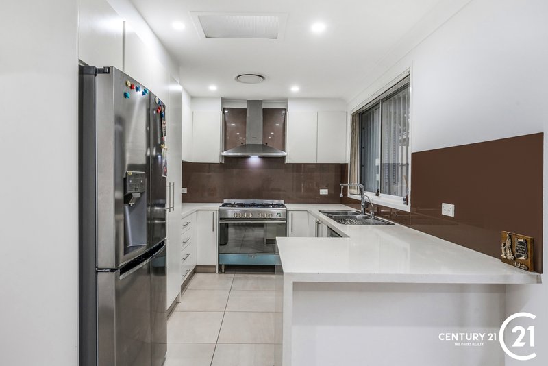 Photo - 3 Holbrook Street, Bossley Park NSW 2176 - Image 5