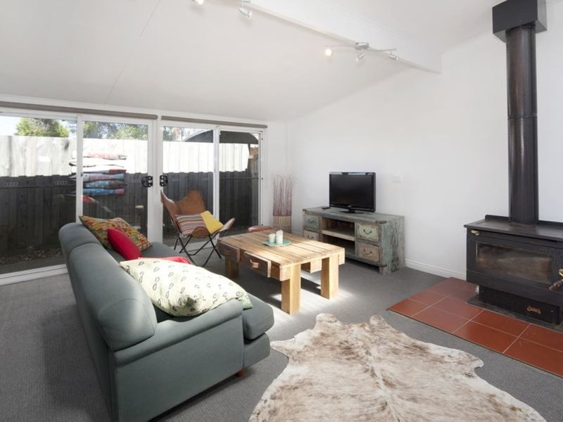 Photo - 3 Holden Court, St Leonards VIC 3223 - Image 5