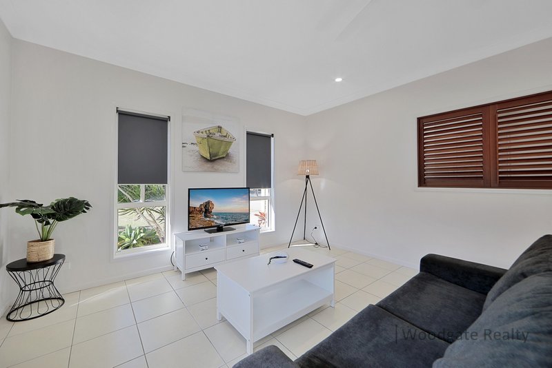 Photo - 3 Honeyeater Court, Woodgate QLD 4660 - Image 4