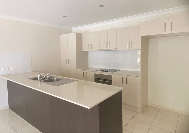 Photo - 3 Honeyeater Crescent, Moggill QLD 4070 - Image 2