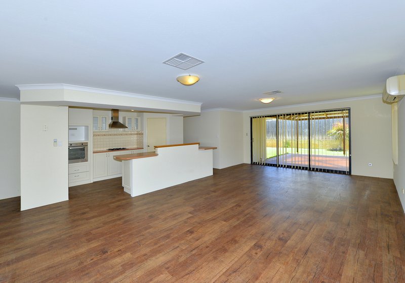 Photo - 3 Honeymyrtle Grange, Halls Head WA 6210 - Image 12