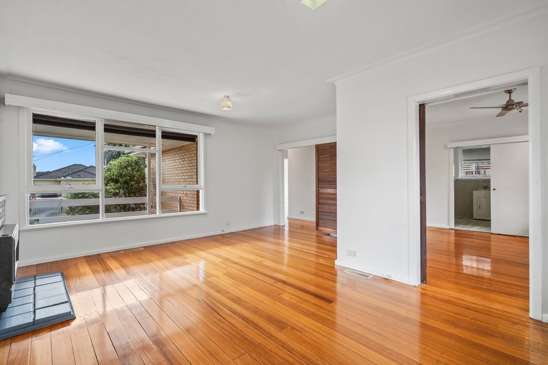 Photo - 3 Honni Court, Fawkner VIC 3060 - Image 3