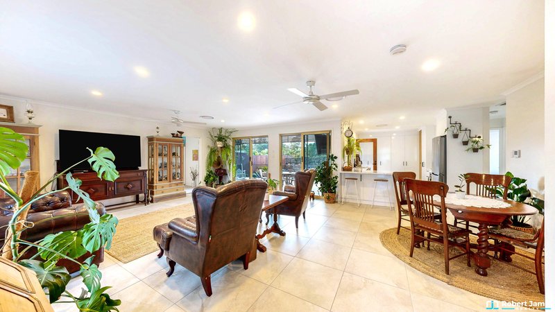 Photo - 3 Hooper Crescent, Tewantin QLD 4565 - Image 5
