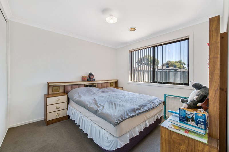 Photo - 3 Howard Place, Deer Park VIC 3023 - Image 7