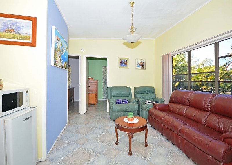 Photo - 3 Howard St , Burrum Heads QLD 4659 - Image 25