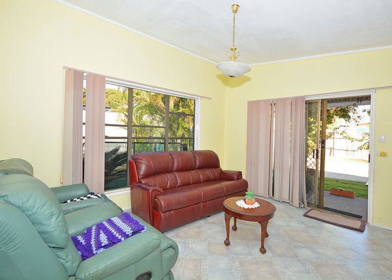 Photo - 3 Howard St , Burrum Heads QLD 4659 - Image 26