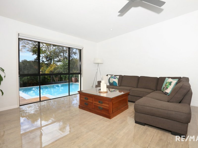 Photo - 3 Howland Cct , Pacific Pines QLD 4211 - Image 13