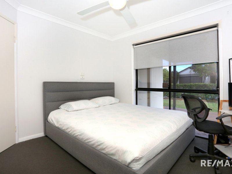 Photo - 3 Howland Cct , Pacific Pines QLD 4211 - Image 18