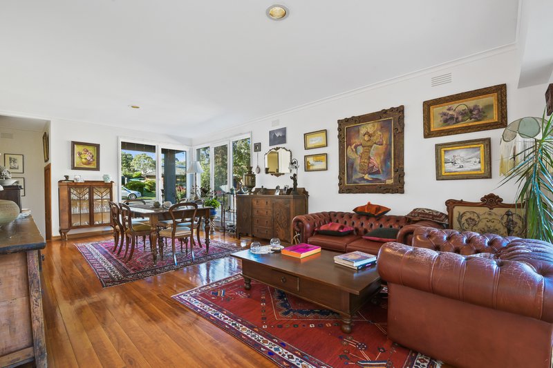 Photo - 3 Huff Street, Glen Waverley VIC 3150 - Image 4