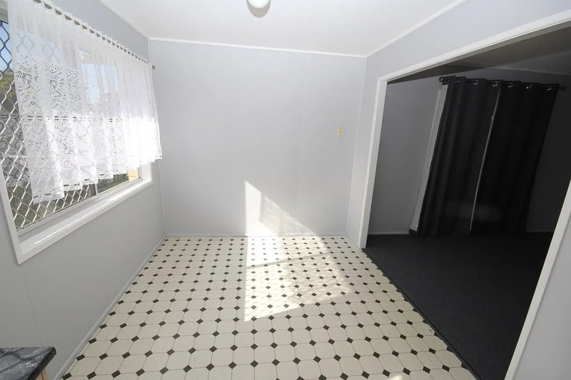 Photo - 3 Hughes Street, Eagleby QLD 4207 - Image 4