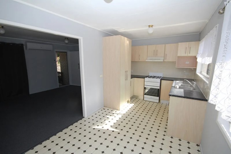 Photo - 3 Hughes Street, Eagleby QLD 4207 - Image 7