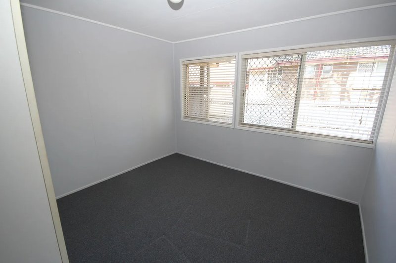 Photo - 3 Hughes Street, Eagleby QLD 4207 - Image 9