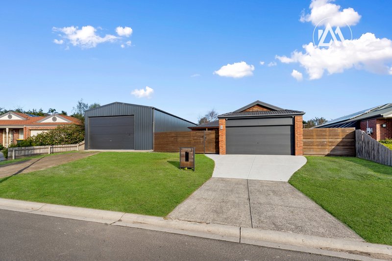 Photo - 3 Huntingtower Crescent, Langwarrin VIC 3910 - Image 1