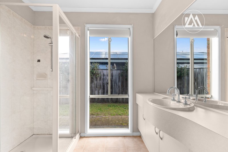 Photo - 3 Huntingtower Crescent, Langwarrin VIC 3910 - Image 12