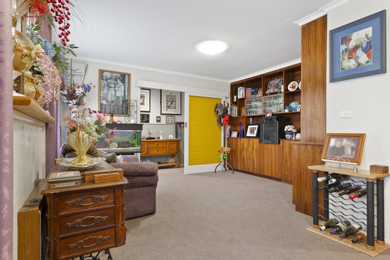 Photo - 3 Huon Court, Bundoora VIC 3083 - Image 3