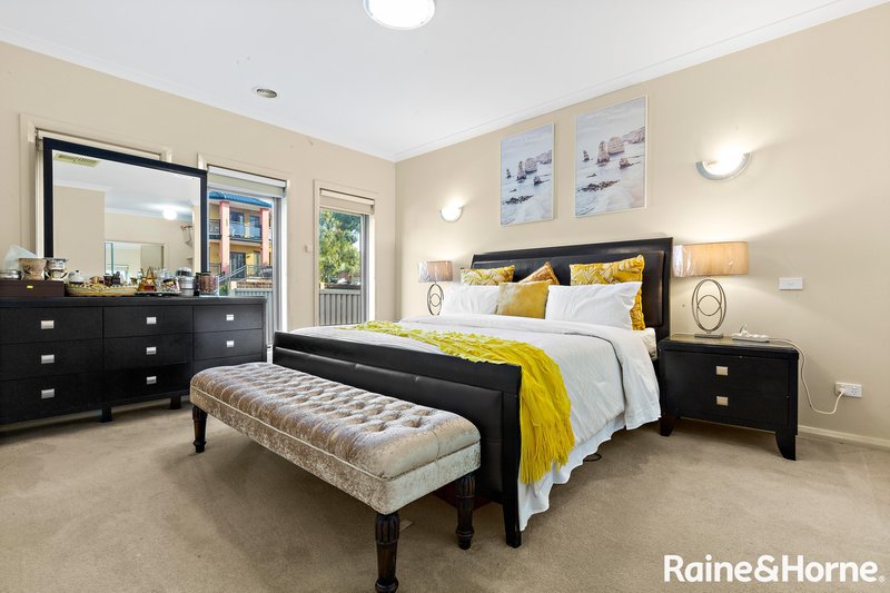 Photo - 3 Hurley Rise, Roxburgh Park VIC 3064 - Image 10