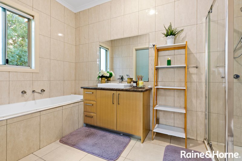 Photo - 3 Hurley Rise, Roxburgh Park VIC 3064 - Image 15