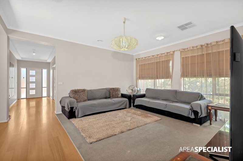 Photo - 3 Hurlingham Place, Caroline Springs VIC 3023 - Image 3