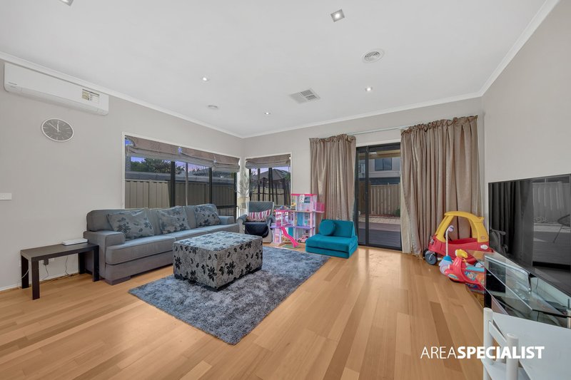 Photo - 3 Hurlingham Place, Caroline Springs VIC 3023 - Image 11