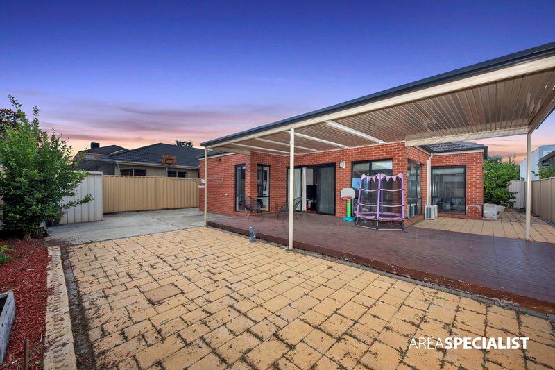 Photo - 3 Hurlingham Place, Caroline Springs VIC 3023 - Image 18