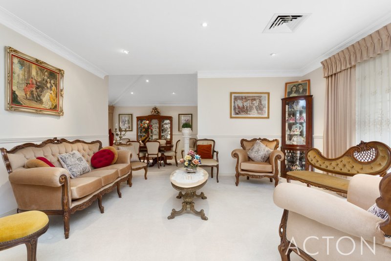 Photo - 3 Huxley Place, Spearwood WA 6163 - Image 3