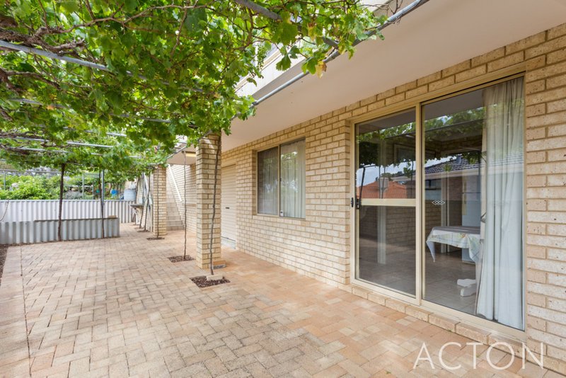 Photo - 3 Huxley Place, Spearwood WA 6163 - Image 17