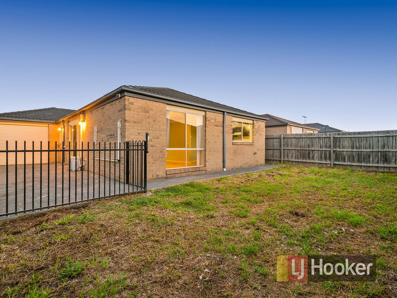 Photo - 3 Hydra Street, Cranbourne VIC 3977 - Image 8