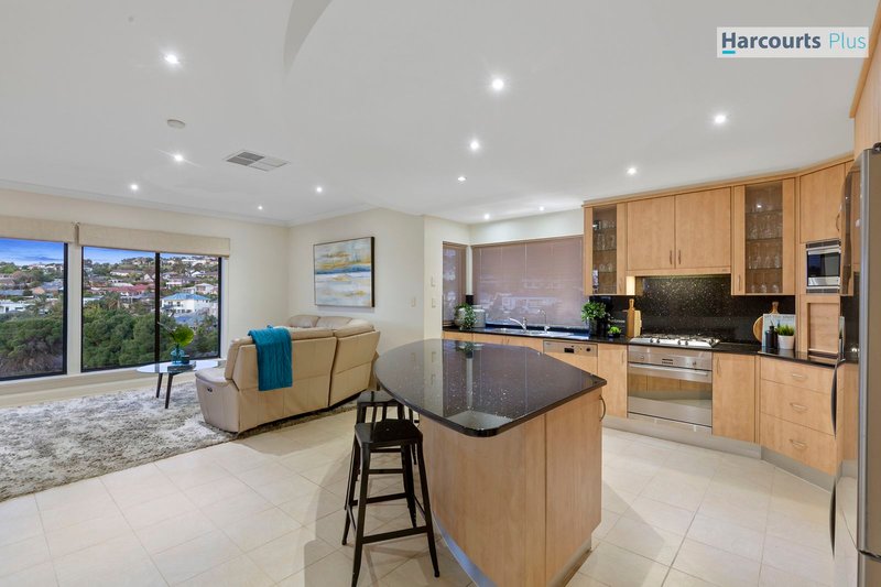 Photo - 3 Ibis Crescent, Hallett Cove SA 5158 - Image 8