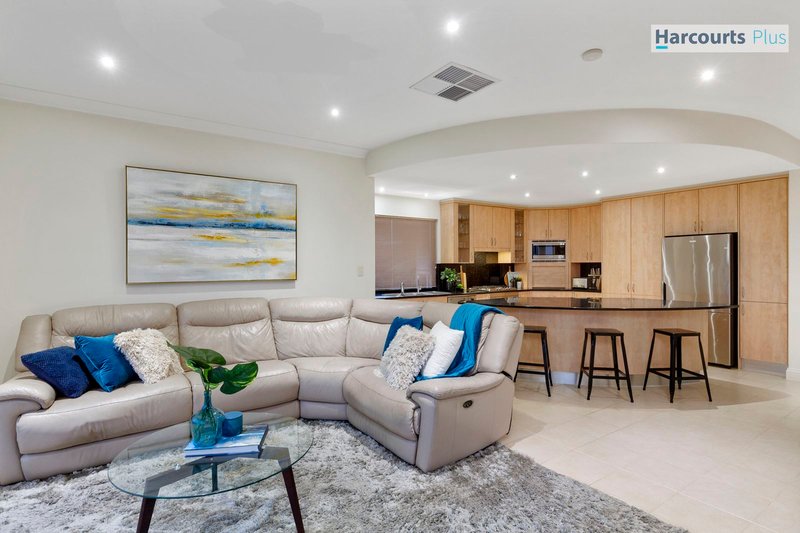 Photo - 3 Ibis Crescent, Hallett Cove SA 5158 - Image 10