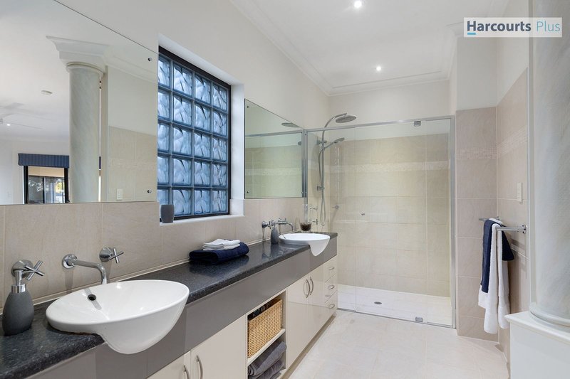 Photo - 3 Ibis Crescent, Hallett Cove SA 5158 - Image 17