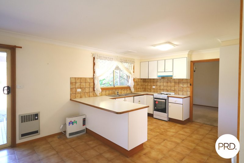 Photo - 3 Ibis Crescent, Orange NSW 2800 - Image 4