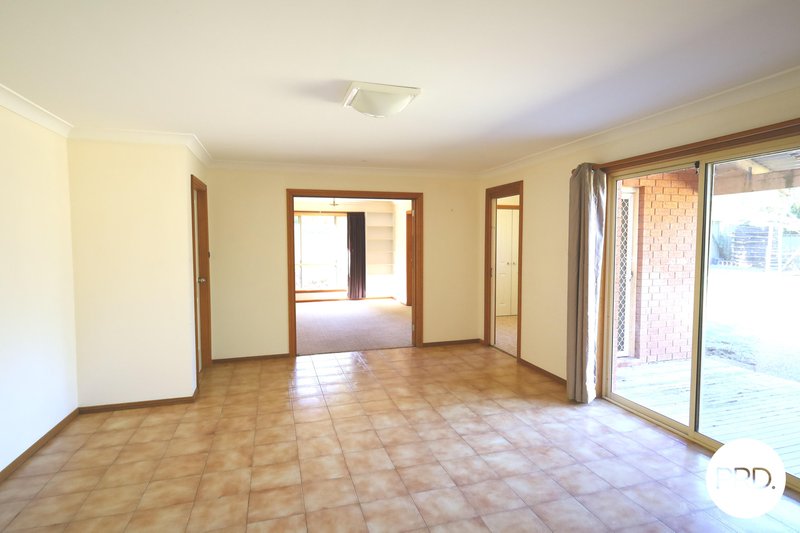 Photo - 3 Ibis Crescent, Orange NSW 2800 - Image 5